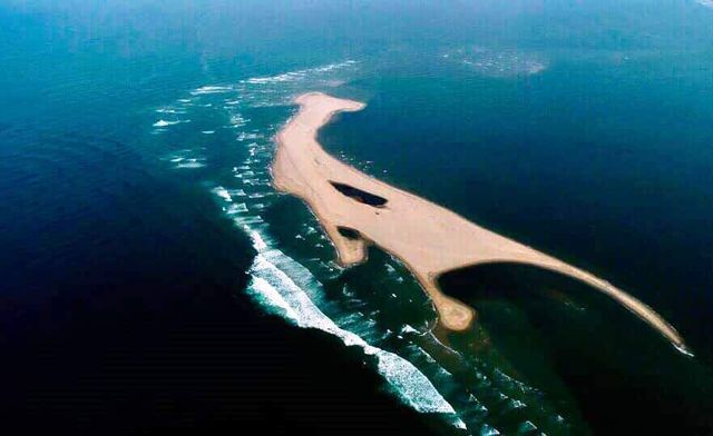 Đảo[-]nổi[-]kỳ[-]lạ[-]giữa[-]biển[-]Hội[-]An:[-]"Xóa"[-]đảo[-]hay[-]để[-]cho[-]tồn[-]tại?